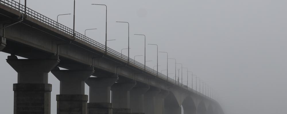 Ölandsbron sett från Kalmar till ön Öland, sedd från Svinö naturreservat. Foto: Fliesentisch Fotograf/Unsplash