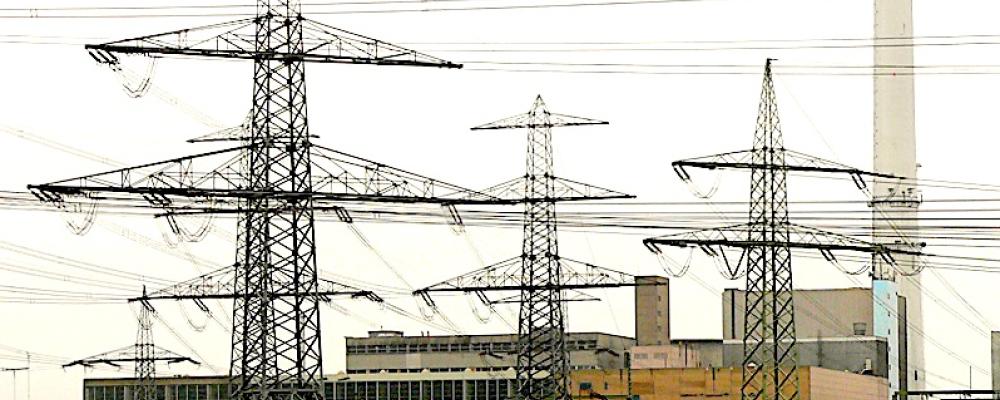 Kraftverket Landesbergen, framför det ställverket ”KW Landesbergen” respektive ”Kraftwerk Robert Frank” i Tyskland. Foto: Wikipedia Commons LIc. Kredit: Axel Hindemith