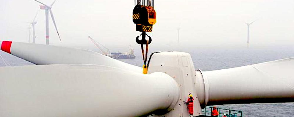 Vindkraftsmontage till sjöss. Foto: Deutsche Stiftung Offshore Windenergie