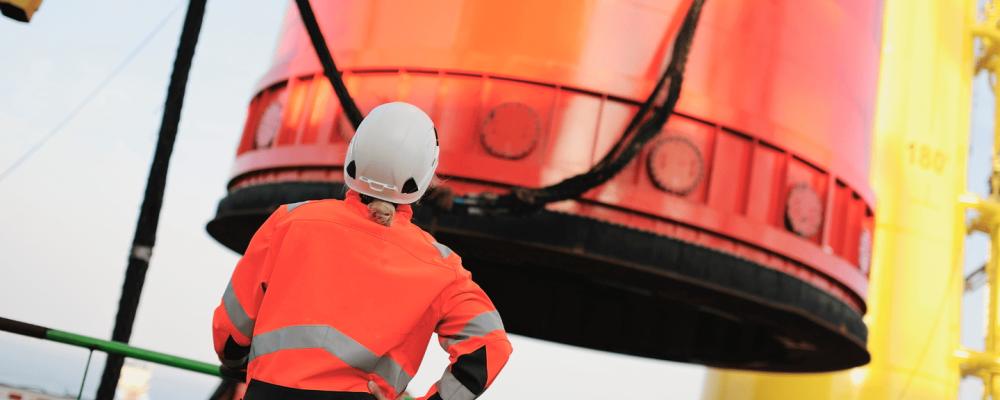 Byggnation av vindkraftstorn. Foto: Ørsted