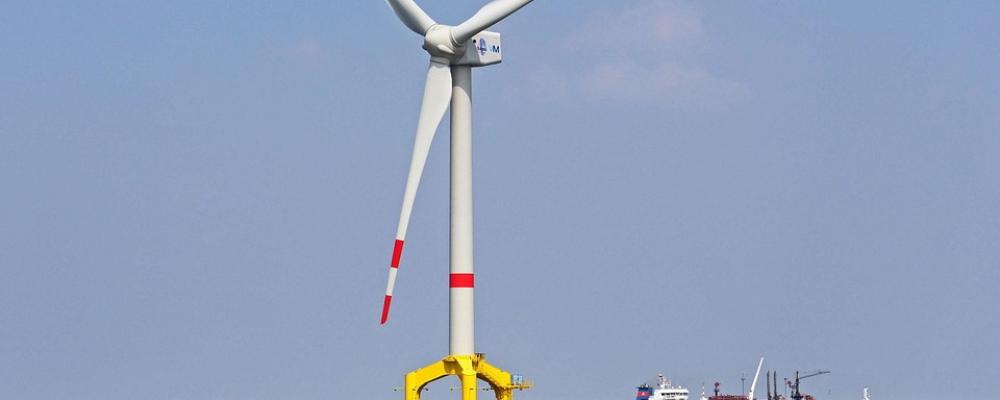 Trumps administration har riktat energi- och industripolitiken till förmån för olja och gas, vilket lett till avbrutna investeringar, uppskjutna projekt och ökad osäkerhet bland både inhemska och utländska utvecklare.  Symbolbild: Creative Commons Lic. Kredit: hpgruesen