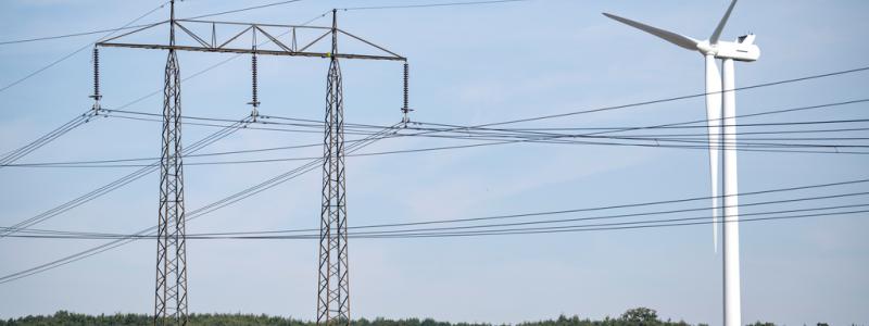 Johan Nilsson/TT: Ska vi få el i ledningarna krävs snabb utbyggnad av vindkraften, enligt Energimyndigheten. Arkivbild.
