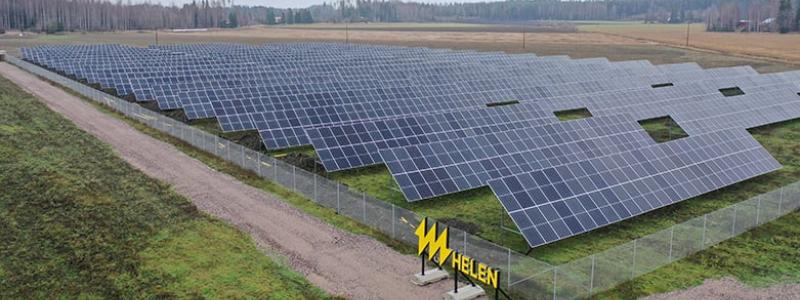 En av finländska energiförsörjaren Helens solparker. FoTo: Helen