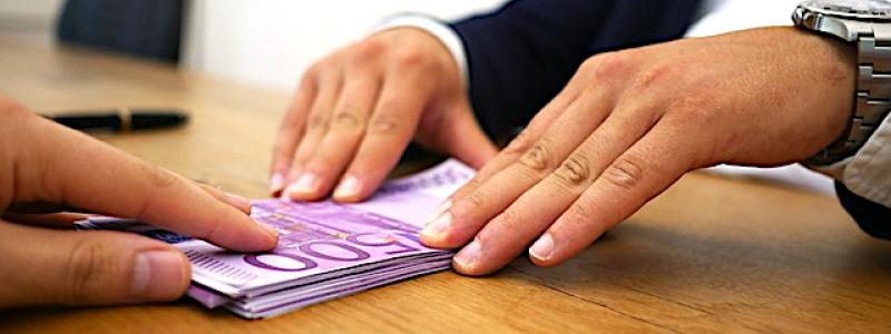 EU:s klimatsatsningar kommer att granskas i fortsättningen av revisionsrätten och andra kontrollorgan för att säkerställa att medlen används på rätt sätt. Rapporten avslutas med rekommendationer om att förbättra insynen och rapporteringen för att undvika framtida missbruk av fonderna. Foto: Creative Commons symbolbild, kredit: Raten-Kauf