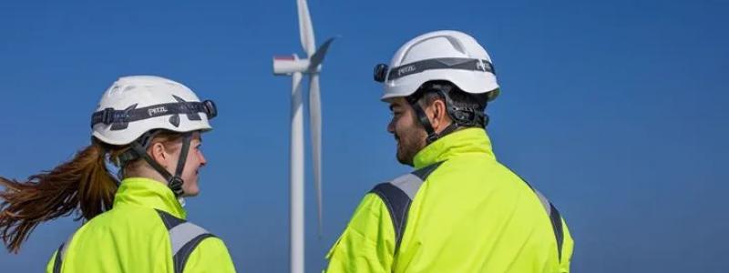 Ørsted kommer att bygga både Hornsea 3 och Hornsea 4 samt de tillhörande transmissionsanläggningarna, inklusive både havs- och landbaserade transformatorstationer och exportkablar. Efter att projekten är färdigställda kommer transmissionsanläggningarna att säljas till en ny ägare i enlighet med brittiska regler. Foto: Ørsted