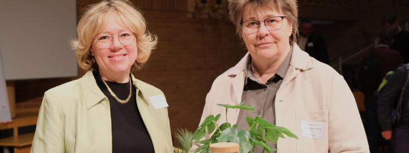 Landshövding Helena Höij och Marit Ragnarsson, processledare på Länsstyrelsen i Dalarnas län under konferensen.