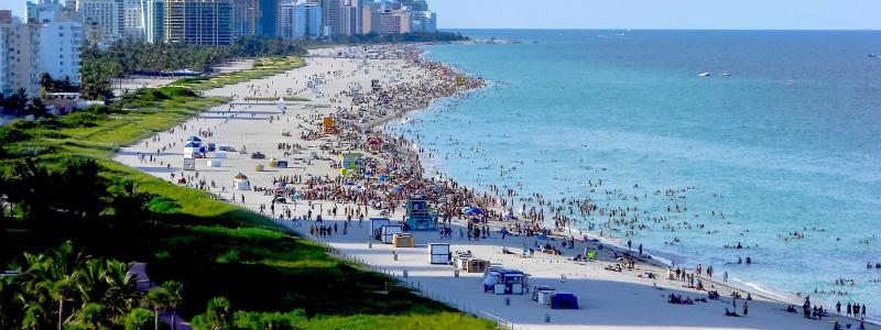 Miami Beach. Oro för turism och kustnära fastighetsvärden har även drivit motståndet mot vindkraft i andra delar av USA, såsom i Massachusetts, New Jersey och New York. Foto: Wikipedia Common Lic. Kredit: Diego Delso