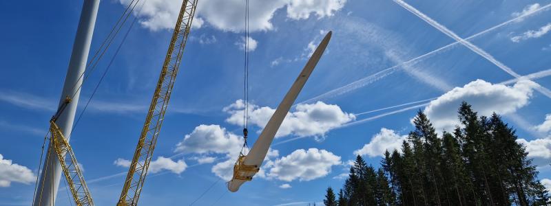 På Vindpark Örken har två vindmöllor fått renoverade turbiner och nya rotorblad. Foto: RWE