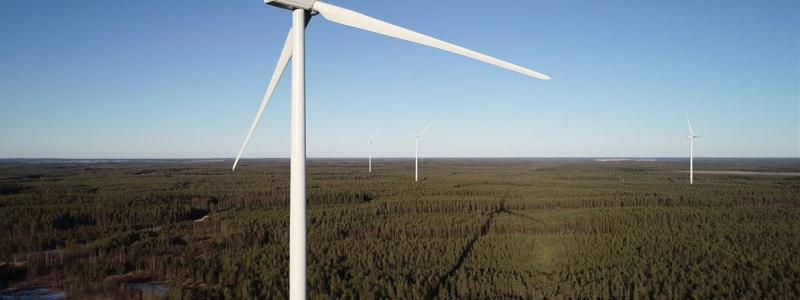 OX2 utvecklar, bygger och säljer land- och havsbaserad vindkraft och solkraft och erbjuder även förvaltning av vind- och solkkraftparker efter färdigställande.