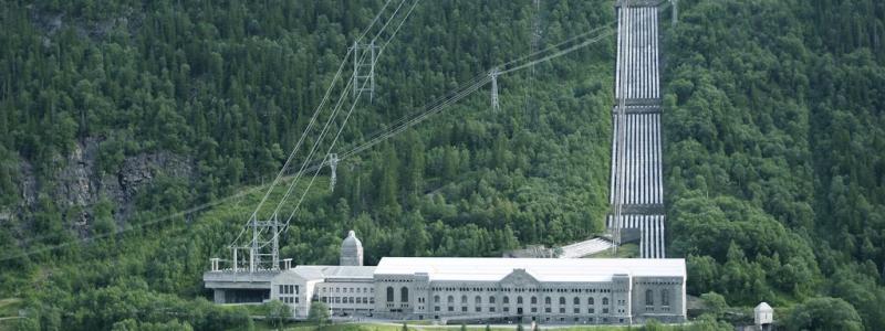 Historiska kraftverket i Rjukan. Kraftverken i norska Telemark är Hydros äldsta. Svelgfoss togs i drift 1907 och var då Europas största och världens näst största kraftverk. Hydros kraftverk i Telemark består av Frøystul, Vemork, Såheim, Moflåt, Mæl och Svelgfoss. Foto: Norska Hydro