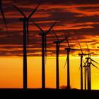 Vindkraftverk. Foto: Rex Brown. License: Creative Commons, Attribution-NoDerivs 2.0 Generic.