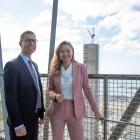 Claes Westerlind, VD för NKT och Ebba Busch vid en ceremoni vid fabriken i Karlskrona. Pressbild: