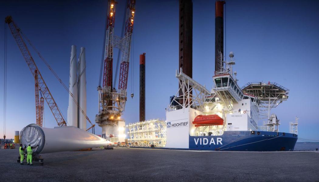 Tyska fartyget Vidar för installation av vindkraftverk. Bild: Energibolaget EnBW