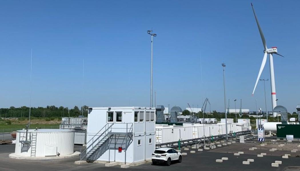 Projektpartners som Siemens Gamesa, RWE, Fraunhofer-institutet och Forschungszentrum Jülich arbetar här tillsammans för att göra grön vätgasproduktion mer kostnadseffektiv. Foto: Fraunhofer IWES, Leitprojekt H2Mare, kredit: Kevin Schalk, 