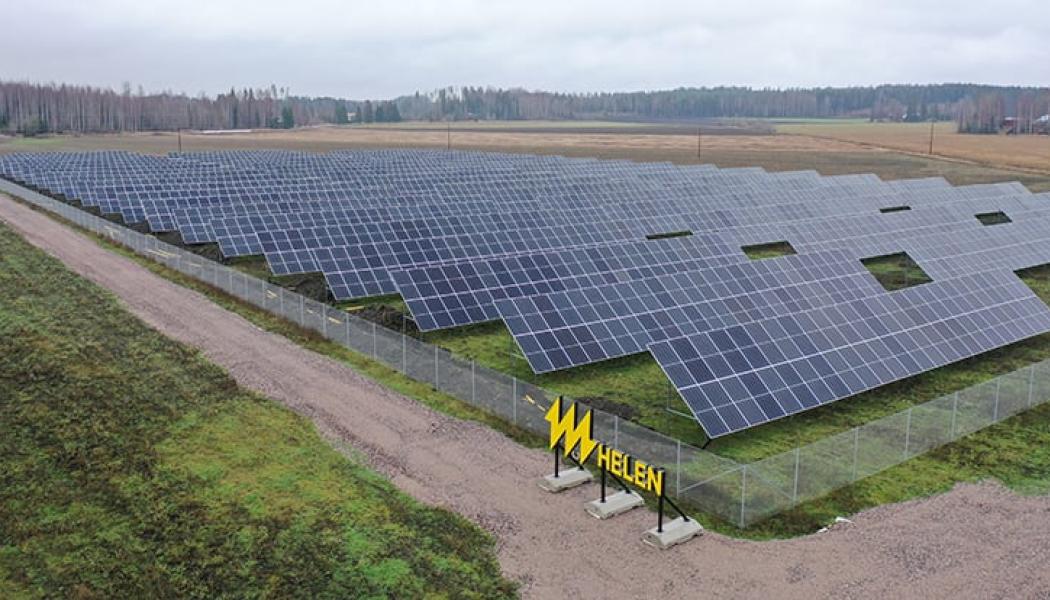 En av finländska energiförsörjaren Helens solparker. FoTo: Helen