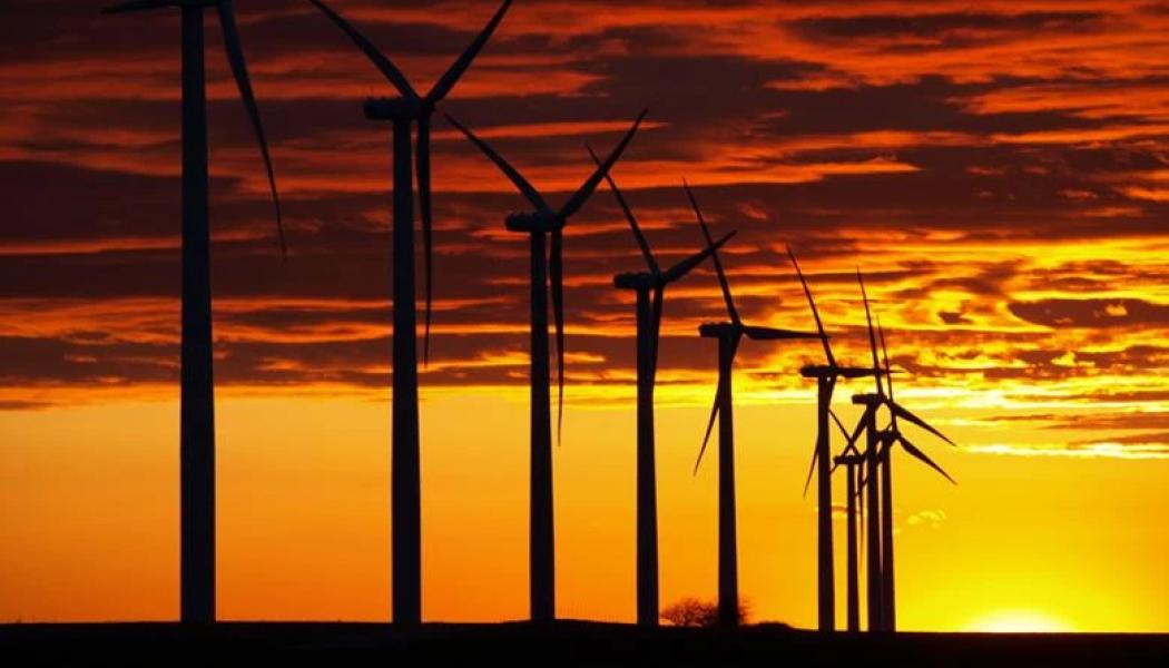 Vindkraftverk. Foto: Rex Brown. License: Creative Commons, Attribution-NoDerivs 2.0 Generic.