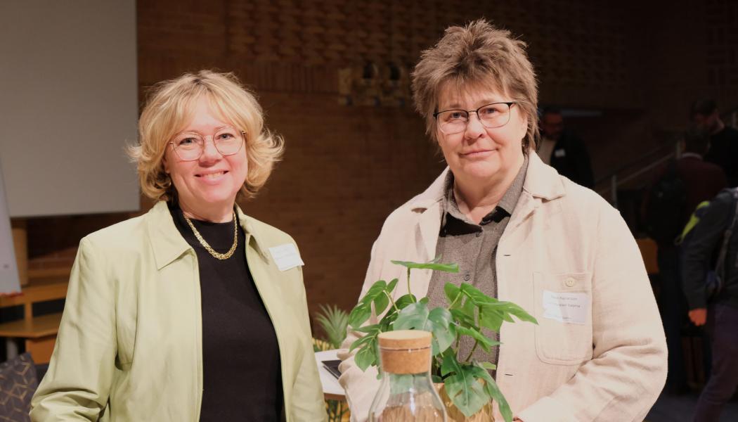 Landshövding Helena Höij och Marit Ragnarsson, processledare på Länsstyrelsen i Dalarnas län under konferensen.