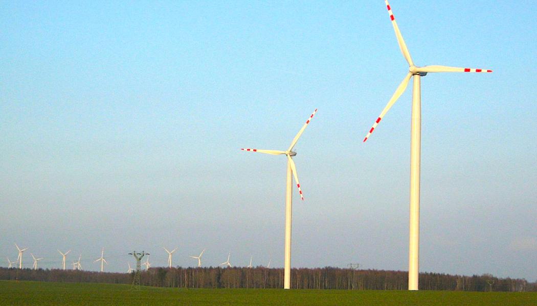 Polska vindkraftparken Karścino, vy från Mołtowo (Lisiej Góra). Foto: Wikipedia Commons, licens. Kredit: Grzegorz W. Tężycki