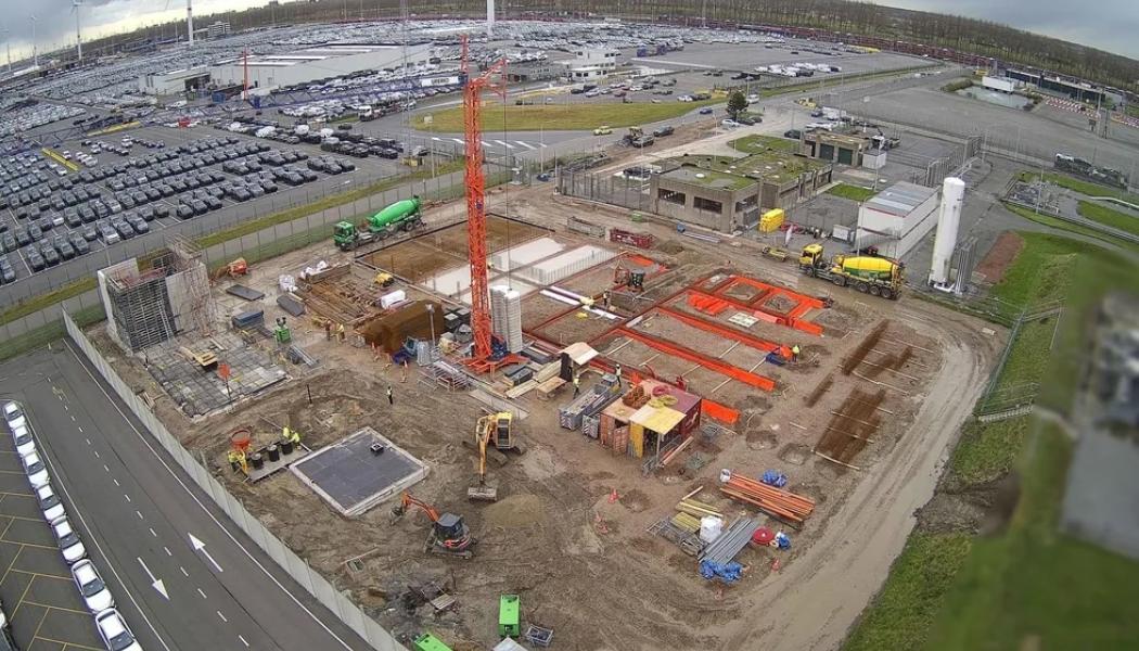 En flygvy över belgiska Hyoffwind-anläggningen i Zeebrugge hamn. Foto: Besix