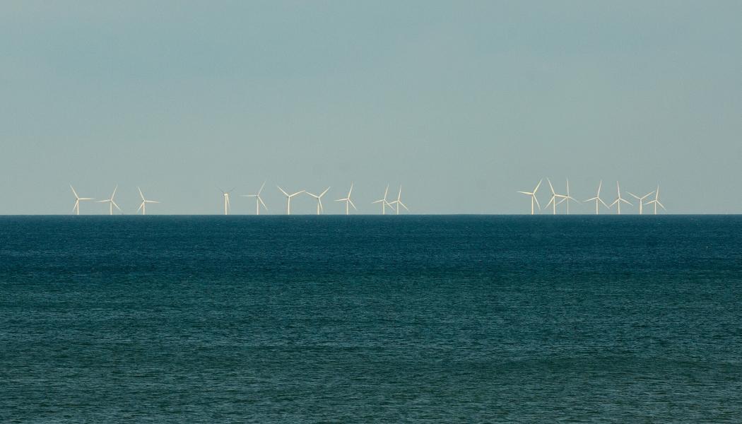 Östligaste Rough vindkraftspark i England. Foto: he joy of all things/Wikimedia commons/ https://commons.wikimedia.org/wiki/File:Westermost_Rough_wind_farm_from_Barmston_beach.jpg