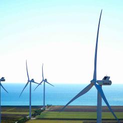 Samarbetet mellan Vestas och DTEK går tillbaka till 2021 när den andra fasen av Tyligulska-projektet först tillkännagavs. När kriget bröt ut sattes projektet på paus, men med undertecknandet av MOU bekräftar parterna återigen sitt gemensamma åtagande och motståndskraft att fortsätta bygga ut förnybar energisektor i Ukraina. Foto: DTEK