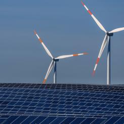 Michael Sohn/AP/TT: Vind och sol ska förmås bidra till balansen i elsystemet. Arkivbild.