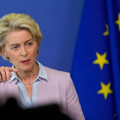 Virginia Mayo/AP/TT: EU-kommissionens ordförande Ursula von der Leyen presenterar sina planer för att bekämpa energikrisen.