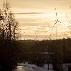 Vindkraftverken är byggda med senaste teknik och material, vilket bidrar till hög effektivitet. Tillsammans producerar de 23 verken 440 GWh/år, vilket motsvarar förnybar el till omkring 88 000 hushåll.