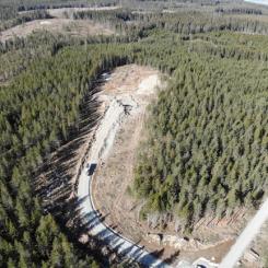 Byggnationen av tre vindparker på Skallberget, Utterberget och i Tjärnäs i Dalarna påbörjas i april 2022. Foto: Kanonaden