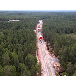 Transport av torn till vindkraftsbygget i finska Lestijärvi. Foto: Vindkraftsbolaget OX2