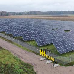 En av finländska energiförsörjaren Helens solparker. FoTo: Helen