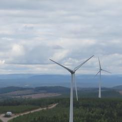 Rätan - Digerbergets vindkraftspark i Bergs kommun med 5 verk levererar cirka 24 GWh/år. Foto: Jämtkraft