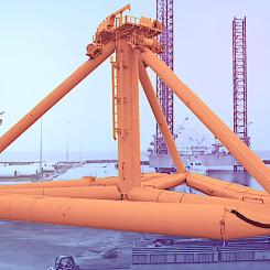 Komponenter för offshore-vindanläggningar väntar på transport. Foto: Stiesdal