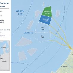 Beslutet omfattar områdena IJmuiden Ver Gamma-A och Gamma-B, som vardera har en planerad effekt på omkring 1 gigawatt. Tillsammans motsvarar projekten elförsörjningen för miljontals hushåll och utgör en viktig del av Nederländernas energiomställning. Kartan är AI-genererad. Copyright: Conventus