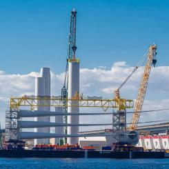 Ørsteds vindturbinblad för projektet Revolution Wind uppställda vid kusten norr om New York. Foto: Ørsted