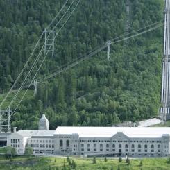 Historiska kraftverket i Rjukan. Kraftverken i norska Telemark är Hydros äldsta. Svelgfoss togs i drift 1907 och var då Europas största och världens näst största kraftverk. Hydros kraftverk i Telemark består av Frøystul, Vemork, Såheim, Moflåt, Mæl och Svelgfoss. Foto: Norska Hydro