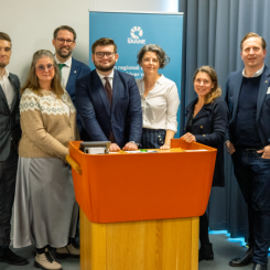 Filip Eriksson, Samhällsplanerare, Region Skåne, Anna Ingers, andra vice ordförande i regionala utvecklingsnämnden, Region Skåne, Jens Sörvik, enhetschef Grön omställning och friluftsliv, Region Skåne, Alexander Svensson (M) Ordförande stadsbyggnadsnämnden, Helsingborgs stad, Sofia Hedén (S) Ordförande miljönämnden, Malmö stad, Anna Jähnke (M) Ordförande i regionala utvecklingsnämnden, Region Skåne och Andreas Lagerblad, VD Ystad Energi. Fotograf/Källa: Region Skåne.